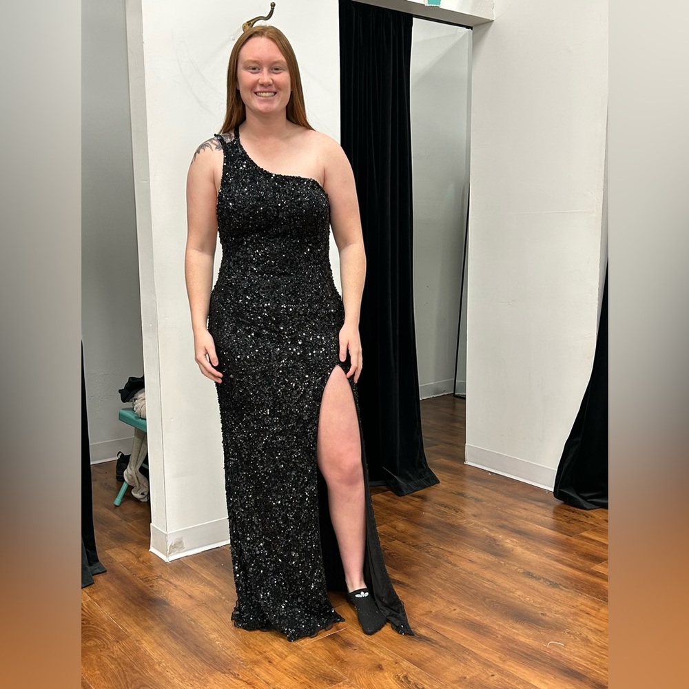 Aleta Black Sequin size 10 prom dress